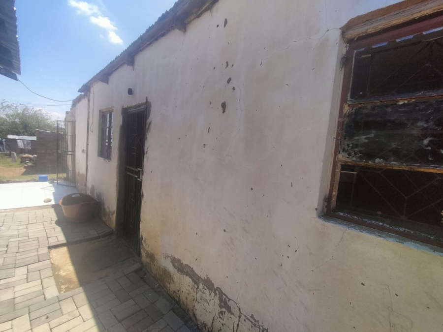 6 Bedroom Property for Sale in Zonisele Xeza Hills Free State
